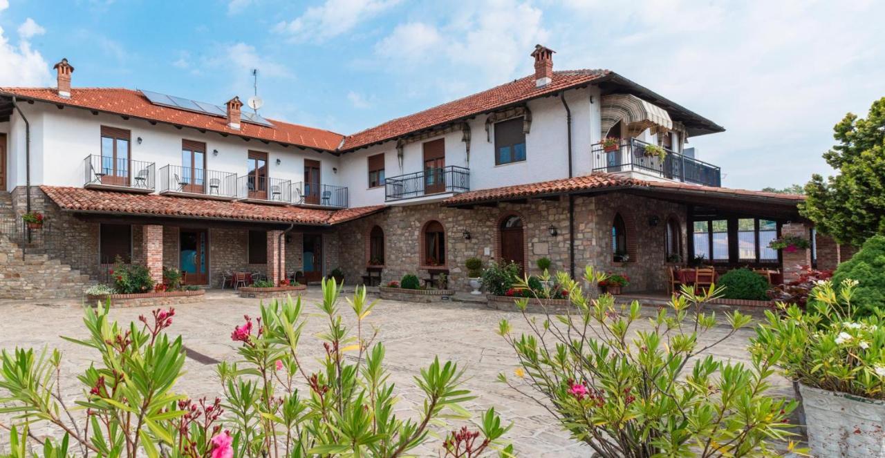 Ristorante Albergo Da Maurizio Cravanzana Exterior foto