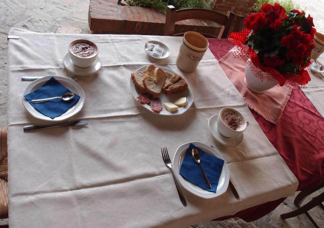 Ristorante Albergo Da Maurizio Cravanzana Exterior foto